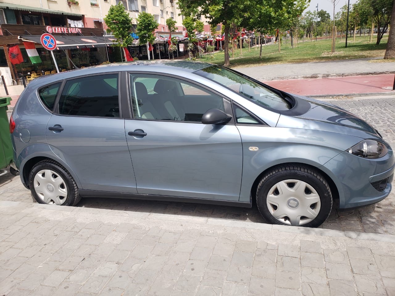 Seat altea 1.6 benzin viti 2007 me dogan e ardhur nga zvicrra tel 0694937000