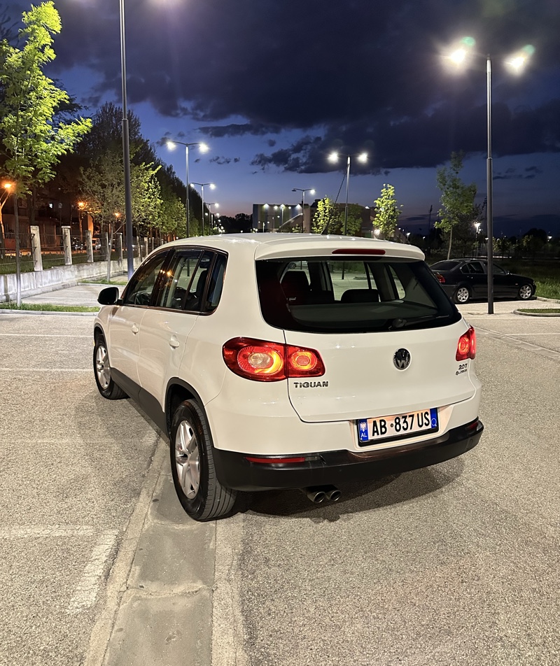 Tiguan
2.0tsi
Kambjo automat
Auto hold
Sensor shiu
Sherbime te sa po bera
Goma te reja 
Makin shum e paster e mbajtur per qef