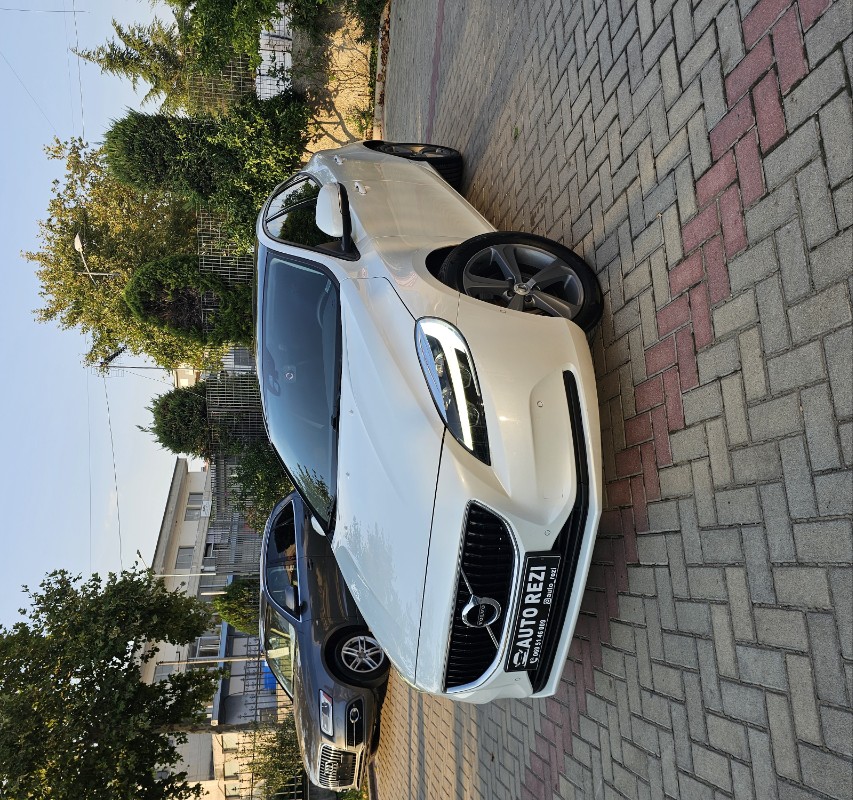 Shitet Volvo V40 D3
Viti model 2017
Motorr 2.0 diesel (volvo)
Kambio automatike
Km 214.000
Tavan panoramik
Sallon lëkure shume i paster
Sedilje elektrike me ngrohje
Sedilje me memorje
Sensore parkimi para pas
Kamera parkimi
Kamera rregjistrimi
Start stop sistem
Fikje ne semafor
Blind spot
City safe
Pasqyra elektrike me mbyllje
Vet parkim
Klima bizonale
Gomat 100% te reja etj etj
Cmimi 9500€ i disk nga afer
Cel 0695146009
Fier