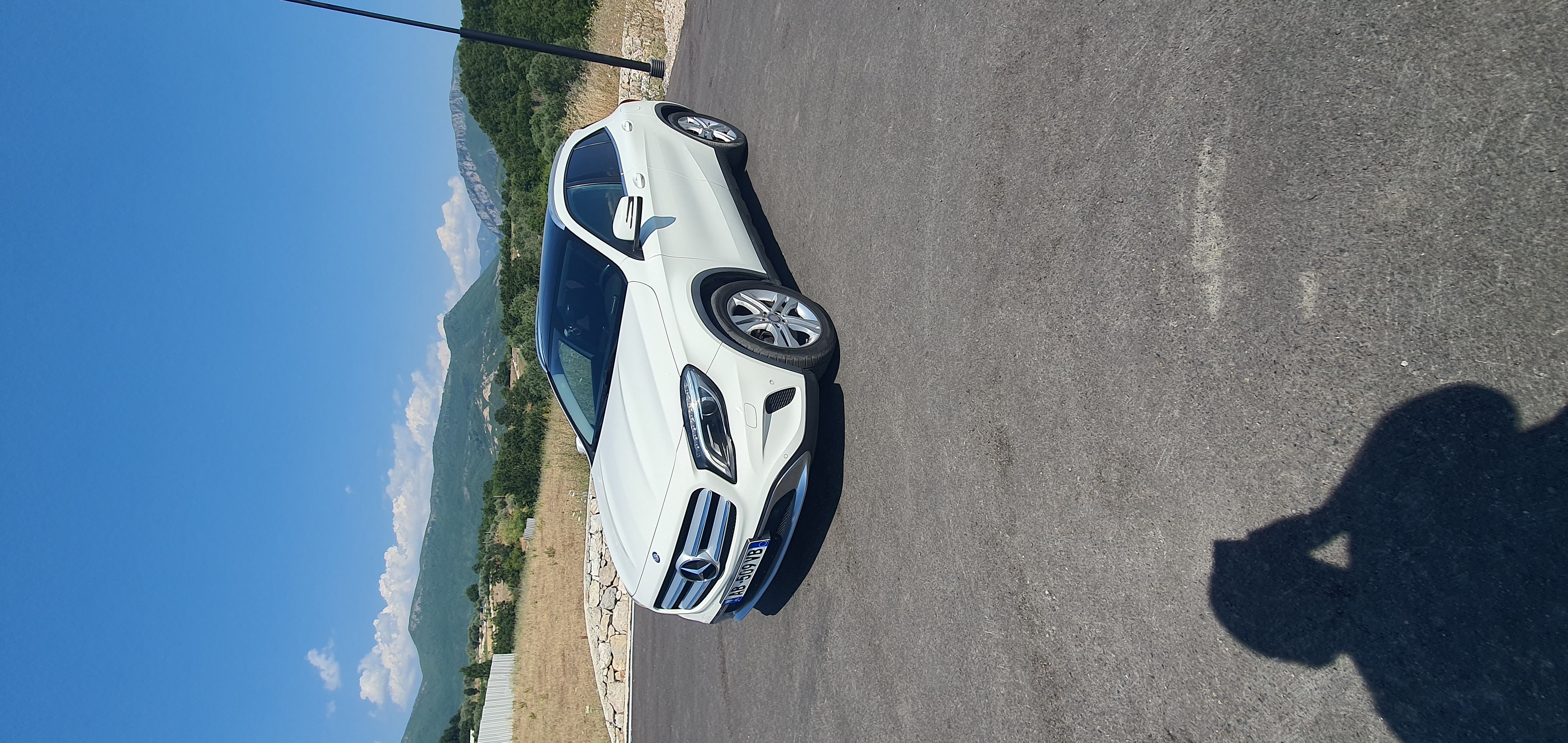 GLA 200 4matic Mercedes-Benz
Viti: 2015. Karburanti:nafte
Kilometra:13000. Trasmetimi:Atumatik. Motori:2.2/2143cc/Euro 6/Ngjyra:E bardhë/Çatia:Baxho.panoramike/ Fener:Hid/Pasqyrat:.Elektrike.palosje/ Disje:Alumini. Timoni:Telekomand/Airbag/Abs/Tcs/Esc/Tpms. SensorPerkim:Para e Mbrapa. Kamer:Prapa. FrenaDore:Elektrike/Epd. Kondicjoner:Atumatik. Çelsa2: Sensor:shiu. Drite:Atumatike. Navigacion. Bluetooth/Cd/Usb/Aux/Sendile:Lekure/Ngrohje Para/ Elektrike Memorie para. Xhamat prapa te zeze.Etj etj...
Çmimi:15000€. I DISKUTUSHEM:
Tel:0692382366
