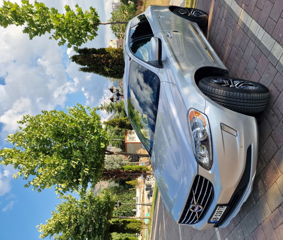 Volvo VOLVO XC T6 3.0 T6 TURBO, Premium Full Option 2015- 2016, Impiant Gazi: BRC Secuencial, Qershor 2025 (5 vite garanci)
👉🏻 Kambio: AUTOMATIKE Tronic (8 marshe), Formula 1 tek timoni.
170000 km Disponon CARFAX
👉🏻 Çmimi 11.6 mil lekë
- Automatike, Tip Tronic, me 8 marshe dhe F1 tek timoni.
- Sedilie lëkure me ngrohje.
- Keyless Entry / Go
- Sedilie me 3 Memorie.
- Tavan Xhami, Full Panormamik
- Tapiceri PREMIUM
- BLIND SPOT
- DISTRONIC, Citty Safe, (Frenon automatikisht në raste rreziku).
- Sistem audio Bowers and bings.
- Kroskot Digjital, 3 modalitete Display.
- Sensor parkimi 360°
- Buletooth Telephone
- ECO START/STOP me çelës në xhep.
- Auto Hold, Frena dore elektronike.
- Klima 4 Zona.
- Disqe të reja Premium
- 4 Goma të reja All seson 2025
- Timon Multifunksional
- Bateri e re AGM (teknologjiane START/STOP në trafik)
- Letra të paguara deri në qershor 2026)
- Fenerët FULL LED. (Philips)
- Të gjitha shërbimet e kryera tek Volvo Distributor. VOL-AL, dhe Mektrin Volvo.
- Shërbimi i vajit të kambios 8 L i ndërruar, tek Volvo. Amortizatorët e rinj të volvo.
Makina është në gjendje PERFEKTE, e gatshme për ta çuar tek mekaniku juaj më i besuar!