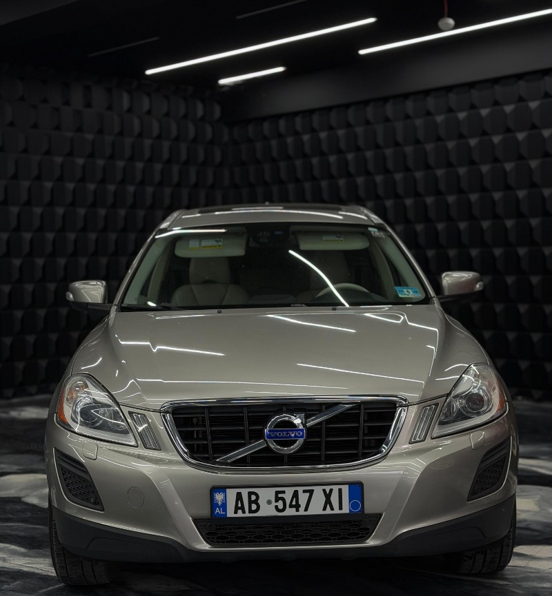 Volvo Volvo XC60 T6 AWD 3.0 Turbo Benzinë/Gaz Stag
Plus -2012
Motor 3.0 Turbo Benzinë + Gaz Stag Plus
Kambio Automatike
4x4 (AWD)
215.000 km
Opsione: V Sedilje me ngrohje
Distronic (Cruise Control Adaptiv)
Blind Spot (BLIS) në pasqyra
City Safety (frenim automatik emergjence)
Bagazh elektrik me buton
Sensorë parkimi
Klima automatike
Komanda në timon
Volvo XC60 T6 është një SUV premium, injohur
për sigurinë, komoditetin dhe performancën e
lartë. Motori 3.0 Turbo me 6 cilindra ofron fuqi të
konsiderueshme, ndërsa impianti i gazit Stag Plus
siguron ekonomi në pērdorim pa kompromis në
performancẽ.
215.000 km
Çmimi: 7.300 € ( i diskutueshem)