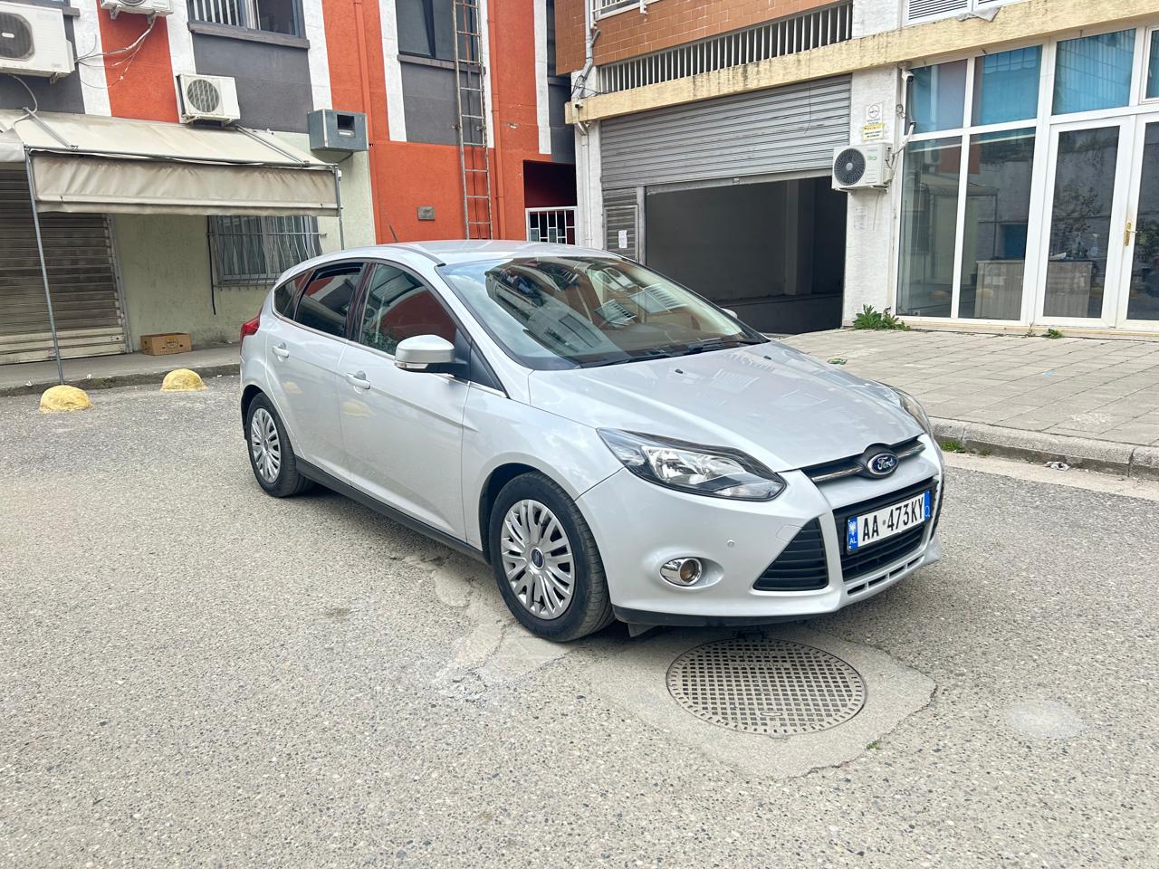 Ford 🚗 Ford Focus 1.6 Diesel – Manual | 60,000 km | Super gjendje
Shitet Ford Focus shumë i mirëmbajtur, me kilometra reale dhe përdorim shumë të kujdesshëm.
📅 Viti prodhimit: Dhjetor 2014
📅 Blere ne fund te 2016 tek Albanian Ford Motors me 0 km.
📍 Kilometra: 59,880 (origjinale, te verifikueshme)
⚙️ Motori: 1.6 Diesel
🔧 Kambio: Manuale (6+R)
✅ Klima
✅ Sensore parkimi
✅ Shumë ekonomik në konsum
✅ Sapo ndërruar disku i freksionit dhe kembe motori
✅ Gjendje shumë e mirë motorike dhe xhenerike
✅ Super e mirembajtur brenda dhe jashte
✅ Sherbime te kryera tek Albanian Ford Motors
🚘 Makina është gati për përdorim, si e re dhe nuk ka nevoje per asnje sherbim.
💰 Çmimi: 4,600 €
📞 0694054582 Kontakto për më shumë info ose për ta parë nga afër