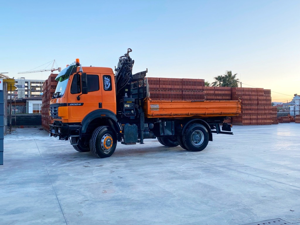 Mercedes Benz SK 2024 1998 4x4 Hiab 166 XS 5 Dalje 180🐁KM 55.000 Euro 💶
