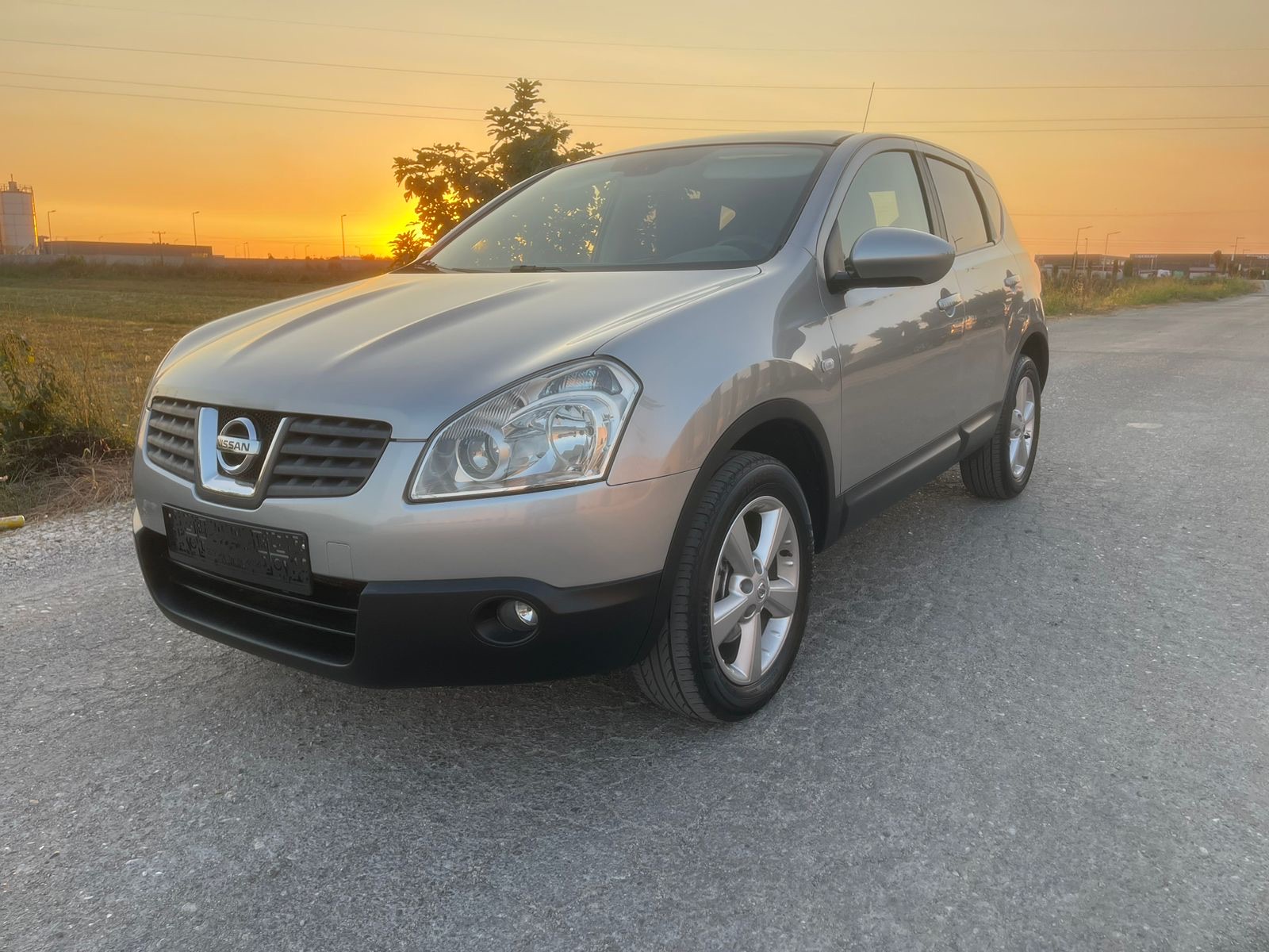 ✔ Marka,Modeli :NISAN QASHQAI ✔ Motorr :2.0✔ Viti FUNDI 2008✔ Kambjo : MANUAL ✔ Lenda Djegese :BENZIN GAZ ✔ Targa : TE HUAJA (ME DOGAN TE PAGUAR) ✔ Km :190 MIJ KILOMETRA ✔ Ngjyra :GRI METALIZATO ✔ Opsionet shtese :PASQYRAT ME PALOSJE RADIO CD PANORAMA SENSOR PARKIMI TEMPOMAT SHPEJTESIE DISJE ALUMINI TAPICERIA COPE SHUM E PASTER XHAMA ELEKTRIK GOMA TE REJA 95% XHAMA TE ZI KLIMA TRONIC ESP KOMPJUTER BORDI BUTONA NE TIMON 6 MARSHE ETJJ......✔ Cmimi : 6500€ ME DOGAN I DISKUTUSHEM ✔ Telefon :0693033200
