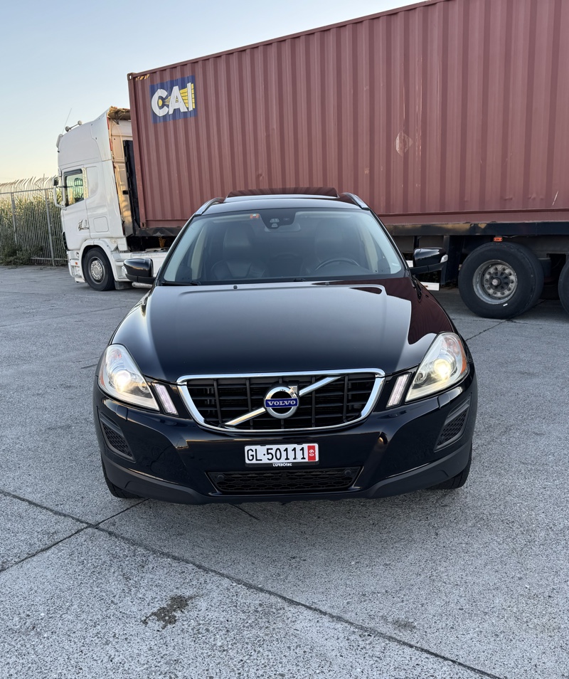 Volvo 🇨🇭Shitet Volvo Xc60 Viti 2012 Full Opsion Kamio Automat 2.4nafte D5 Sapo Ardhur nga Zvicra me Dogane te paguar gati per Targa,Ngjyre e Zeze,215.000km,Key Less Go Hapet mbyllet ndizet me Cels ne Xhep,Ekrane mbrapa DVD origjinale te Volvos,Tavan Panoramik me hapje me pozicione te ndryshme,Kompjuter Bordi,Pilot Automatik,Komanda ne Timon,Feneret kseno-Bikseno origjinale dhe me Larje,Stopat Led,2celsa 2Kufjet dhe pulti per ekranet mbrapa,Navigator i madh radio cdplayer Aux Usb Bluetooth,Sedilje me ngrohje Elektrike te dyja dhe me memorie e shoferit,Sensor Parkimi para-mbrapa Kamer Parkimi Origjinale,Opsion per disheza,City Safe frenon ne rast rreziku,Xhama te Zi,Bagazhi me Buton,Pasqyrat me Palosje,Disqet nr18 te Volvos me goma 90% te reja,Ganxhe terheqje dhe dalje korenti mbrapa per kamper,Sediljet mbrapa ngrehen dhe rregullohen per femijet dhe per sexholino,Tapiceria Lekure shum e Paster etj.Makina esht ne gjendje shum te mire motorrike si xhenerike si dhe nga ana kamios,shum e paster si jashte dhe brenda,mundesi kontrolli per cdo gje.
Nr cel:0699167220
Cmimi:10300Lek diskutueshem