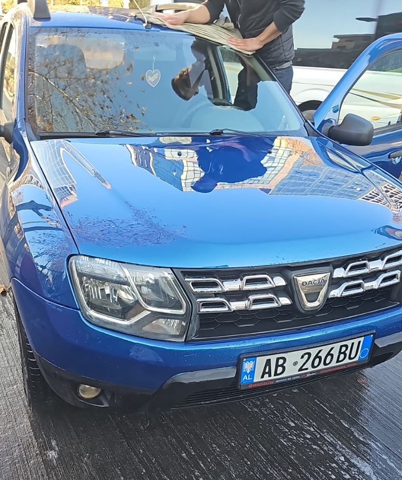 Dacia Dacia daster viti 2013 1.5 nafte 4x4 makina eshte ne gjendje shum te mire shitet per arsye mospordorimi cmimi i diskutushem nga afer nr 0693874743