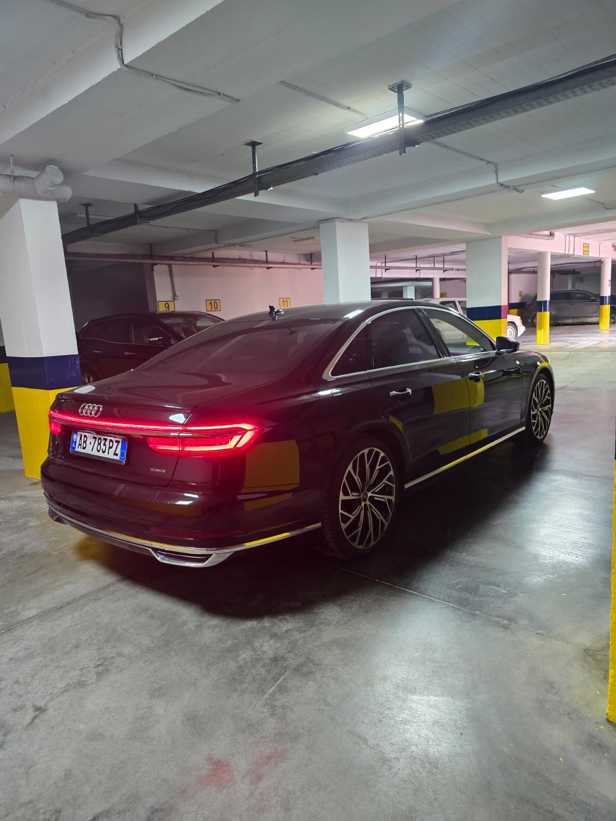 Audi A8 Individual 2021
3.0 Diesel 
73000 km
I marr ne gjermani full option.

