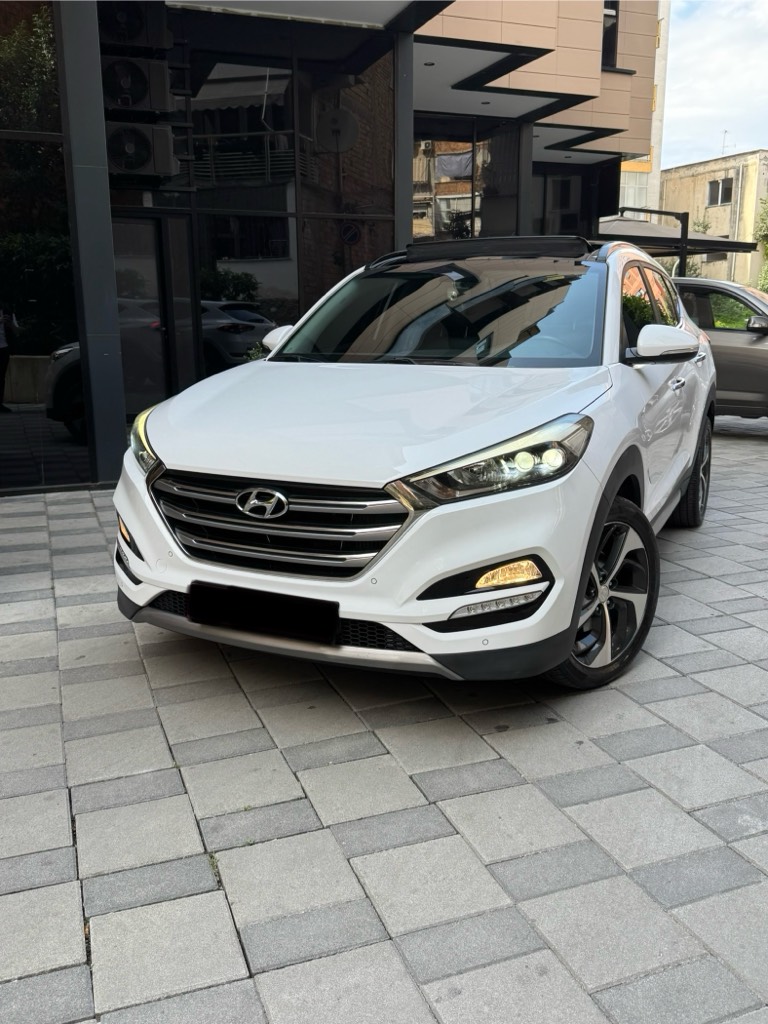 Hyundai Hyundai Tucson Premium
Viti 2016 (modeli 2017)
Km 145.000 km me garanci
Karburanti :2.0 nafte
Dogane e paguar
Versioni premium
Sedilie me ngrohje -ftohje Sedilie mbrapa me ngrohje
Auto hold
Usb-aux-bluetooth
Impianti muzike JBL
Sensor drita-shiu
Komanda ne timon
Timon me ngrohje
Sedilie elektrike
Frena dore elektrike
Kroskoti me qepje
Pasqyra me palosje
Sensor - kamera parkimi
Navi i madhe
Fener stopa full led
Full Panorame Cruise controll
Start-stop
Drive select eco-sport -comfort
Makina esht ne gendje perfekte e gatshme per cdo lloj
kontrolli nga ana juaj
Cmimi i diskutushem
Tel 0698455992