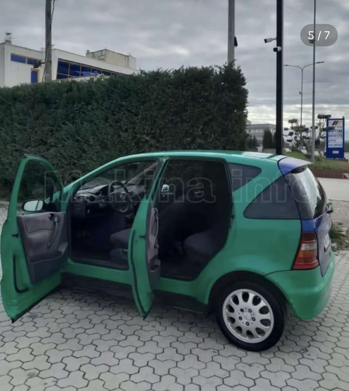  ⛽️(benzin-gaz me impjant gazi montuar tek eltoni/redi) MOTORRI:1.4 (leje xhamash te zi).   Per me shum kontaktoni ne numrin : +355 68 589 0551