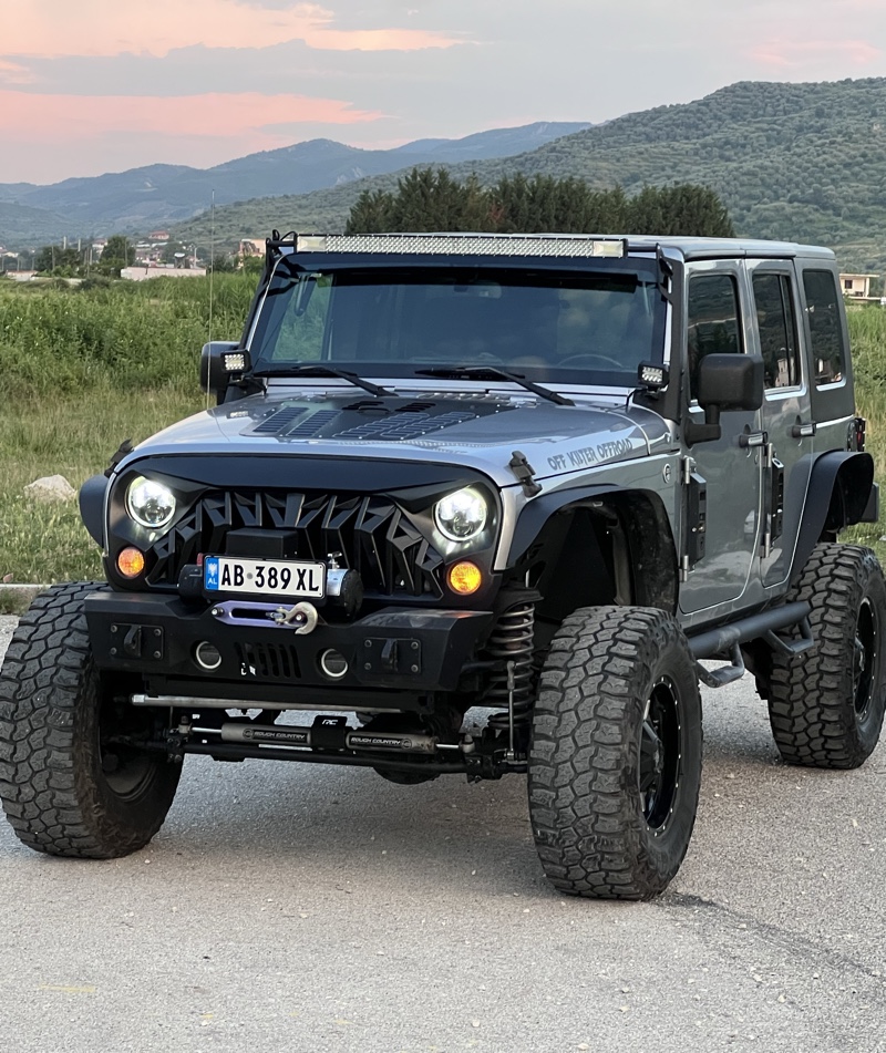 Jeep JEEP WRANGLER
📞 : +355 69 864 7313
Çmimi i diskutueshem
3.6 Benzine - (Behet me Gas)
Kambio Automatike
Viti : 2015
240000 KM
Çmimi 20,000 € i Diskutueshem
e sapo ardhur nga Amerika 🇺🇸
Taksa Siguracion te paguara
Kontakt : +355 69 864 7313
Makina eshte e pergatitur per Off Road ne çdo detaj