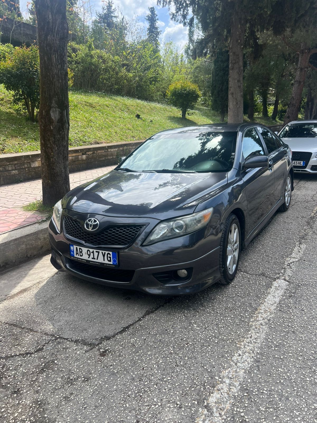 Benzine/gaz
Automat
Dokumenta te sapopaguara
Ne gjendje shume te mire nga ana funksionale dhe e jashtme
E ardhur nga Kanadaja
•Cmimi i diskutueshem
