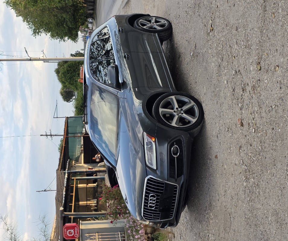 Audi Motorr 3.0 benzin supercharger pa taks lluksi 224mij kilometra origjinale
Kamio automat 8G
Sedilje Sline me morje+ngrohje para mbrapa
Blind spot asist
Sensor+kamera parkimi
Audi drive select me 4 modalitete
(comfort-auto-dynamic-individual)
Tavan full fanoramic
Sistem muzike BANG&OLUFSEN
Klima me 2 zona
Timon Sline me f1
Hill decent control
Cruise control
Fenera led+bixeno inteligjent
Navi+bluethooth+cd/aux
Cmimi 9.000lek pak i diskutueshem pasi te shihet makina nga afer(vetem shitet nuk nderrohet) tel0694676823
tel0696369111