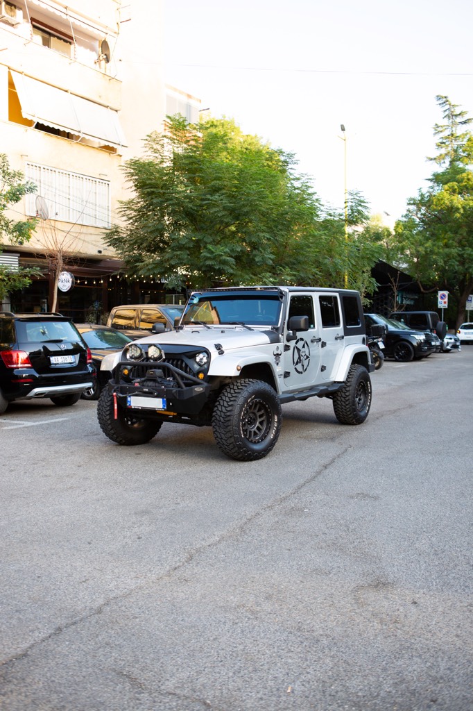 Instagram: @automotorra

JEEP Wrangler 3.8 Benzin
Viti 2009
200xxx km
Lift Kit Old Man Emu, USA 10'
4 goma te reja Off Road 
Organello EPIK 5000 kg
I personalizuar, shkalle Front, Rear Bumper.
Differenciale para dhe pas te reja dhe me perforcues.
Gjendje xhenerike, motorrike perfekte.
4 Porta.
4 half door.
Led Bar.
Audio dhe amplifikator te rinj.
Head Unit Audio Android.
Dokumentat te sapo paguara deri ne shator 2025
Makina ne super gjendje
Çmimi; 24000 € i diskutueshem.
Cel: +355 67 203 4448