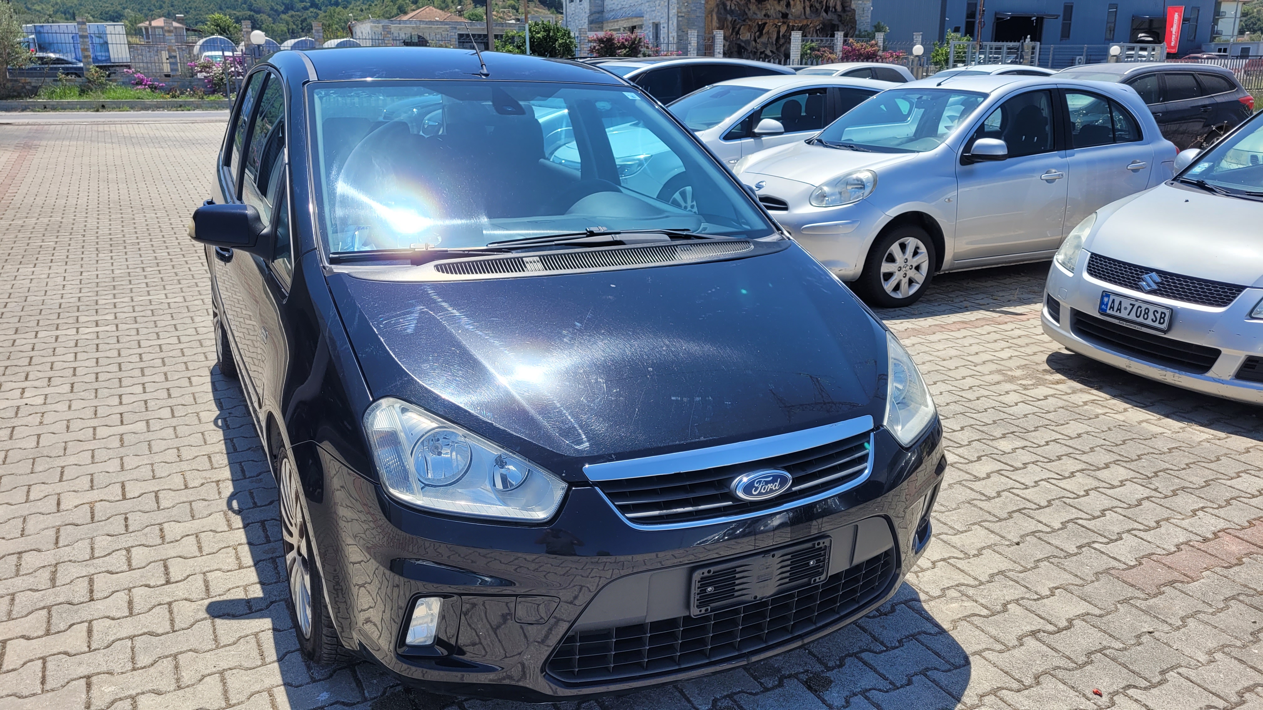 shitet Ford C-Max Motori(CC):1.6L Tdci Tipi karburantit Nafte Viti Prodhimit 2008 Transmisnioni Manuale 220,000 km Ngjyra e Jashtme e Zeze Ngjyra e Brendshme e Zeze Gjendja Motorike Dhe Xhenerike Te Mire Me Dogane Te Paguar Vendodhja Autostrada DR_TR Km 13, 