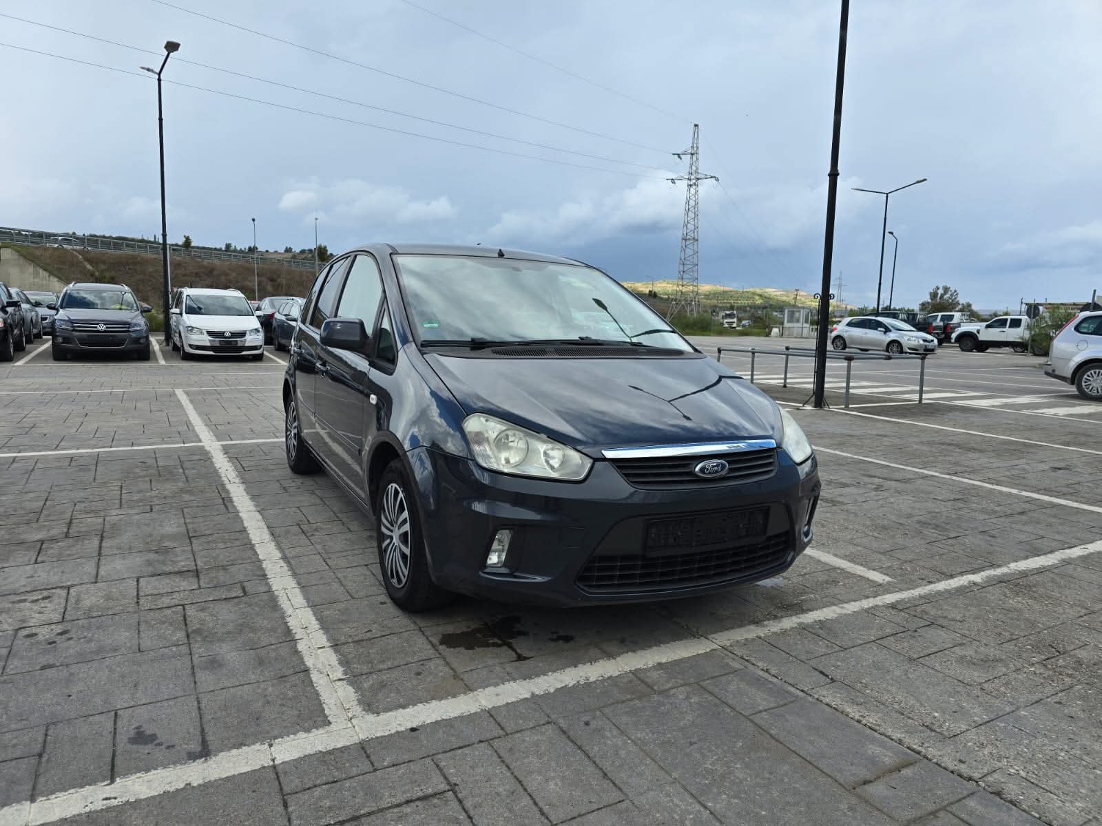 𝐅𝐨𝐫𝐝 𝐂-𝐌𝐚𝐱 𝐁𝐞𝐧𝐳𝐢𝐧 
Cel çdo ditë ora 10:00-20:00.
JO NDËRRIM. 
Me doganë të paguar. 
Viti 2009. 
Motor 1.6 Benzin. 
185 mijë KM. 
Kambjo Manuale.  
Klimatronik.  
Radio CD. 
Komanda në Timon. 
Xhama të Errët. 
Xhama Elektrike. 
Pasqyra Elektrike. 
Abs,Esp, AirBag etj.
Çmimi 3̶7̶0̶0̶ E̶u̶r̶o̶ 3.300 Euro

Facebook & Instagram Master_Auto_Fier 
