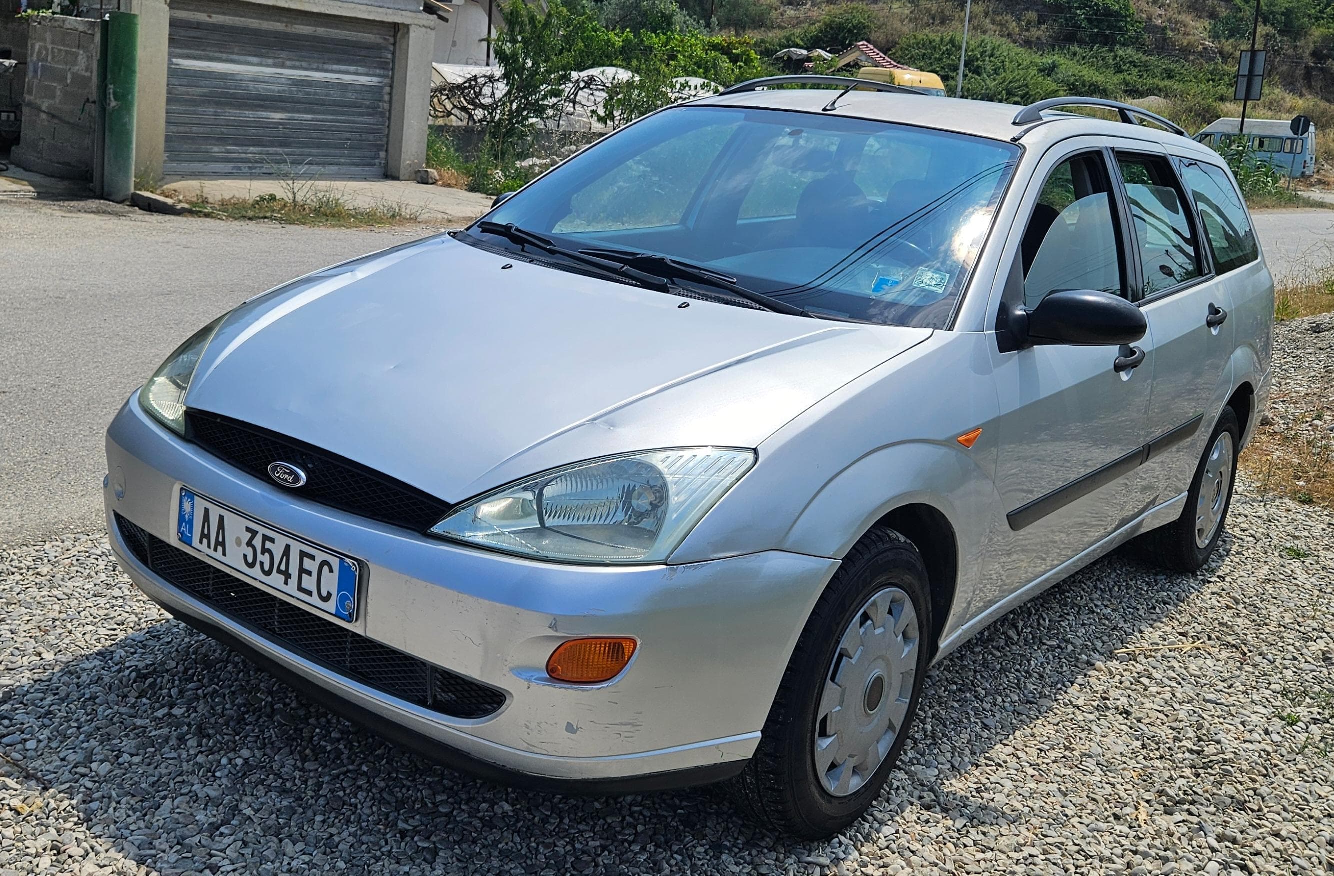 Ford focus 1.6 benzine ZETEC-S 
Taksa siguracion te sapopaguara , kolaudim sapoprere deri më gusht 2027
sherbime motorrike xhenerike totale te kryera (vaj filtra total , kandele, fije kandele, rrip fazepomp uji,pomp benzine ,bateri e re ,  frena , gomina shpatullash totale, poska nevoj per asnji sherbim
Super gjendje
Super e shpejte
Super e paster estetiskisht 
Super e paster jasht & brenda 
0 kalbezime 
E pershtatshme per impjant gazi
Marmit sportive
4 goma te reja te sapovendosura 
Nuk kam çfar them më 😅
Cmimi diskutueshem

Tel sms whatsapp
0685703936
0️⃣6️⃣8️⃣5️⃣7️⃣0️⃣3️⃣9️⃣3️⃣6️⃣