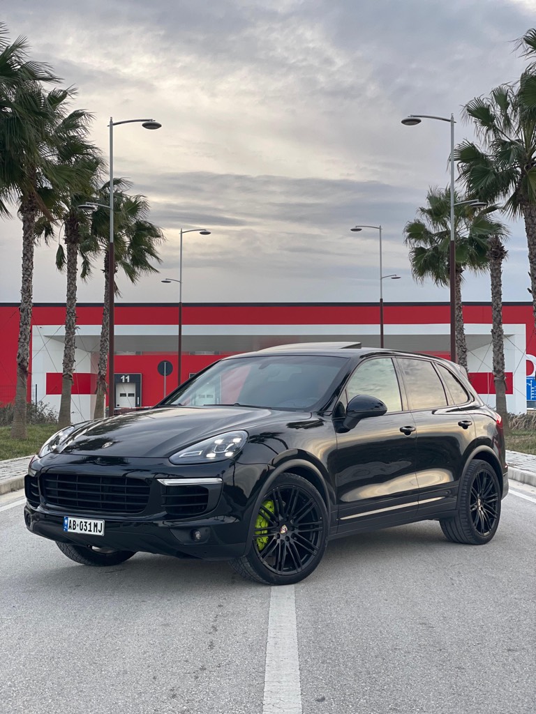 Porsche Cayenne 3.0 Benzin+Gas (Prins i sapo vendosur)
Viti 2016
Baxho xhami
Sensor parkimi
Kamera parkimi
Sedilje me ngrohje
Sedilje elekrike me memorie
Xhama te zinj origjinal
Leter te paguara per 1 vit
Makina esht ne gjendje perfekte
Cmimi i disk