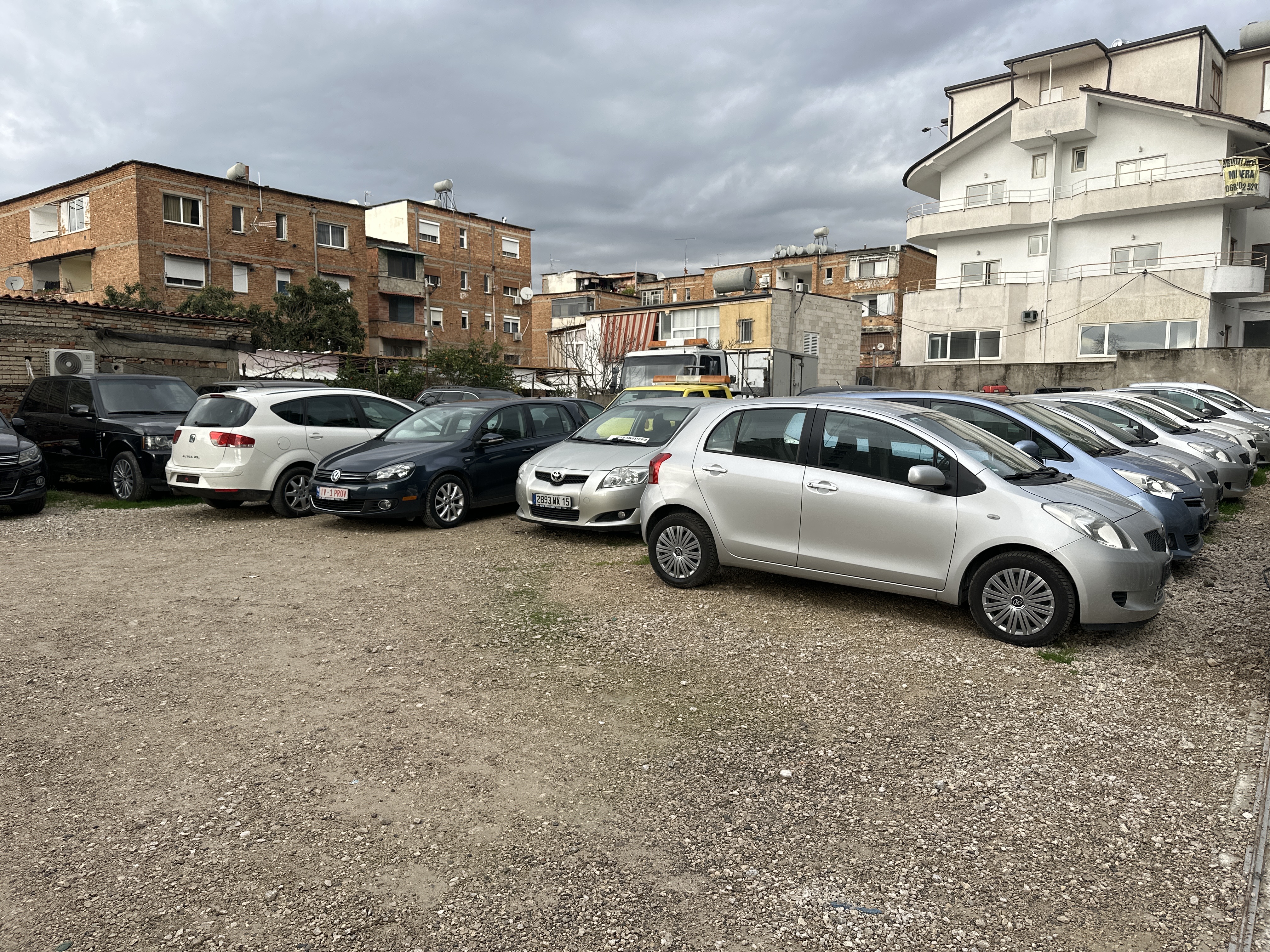 Auto Kinostudio🚘 Shitje makinash te importuara nga jashte 🇩🇪 Sjellim makina me porosi nga shtete te ndryshme🚘 Per cdo pyetje kontakto ▶️ 0693196222 Adresa▶️ Rruga Aleksander Moisiu,Kinostudio Tirane Hapur: E hene - E diele Ora: 09:00 - 20:00