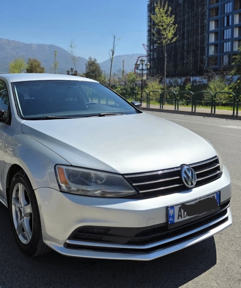 * VOLKSWAGEN JETTA
* Viti 2015
MILES 194000
MOTORR 2.0 BENZIN/GAZ (stag)
KAMBIO AUTOMAT
- FENER LED
SENSOR SHIU DRITASH
MULTIMEDIA CD AUX FM USB PASQYRA ELEKTRIKE ME PALOSJE
* KLIMA TRONIC BIZONALE
* TIMON ME BUTONA
START & STOP
* DOKUMENTA TE PAGUARA, XHAMAT E ZINJ ME LEJE
* SUPER EKONOMIKE
*Servise te bera,e gatshme per kontroll