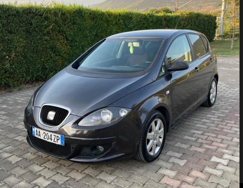 Shitet seat altea . 3000€. 1.9tdi Naft.280mi km origjinale. Xhama t zi mrapa origjinal. 4 goma te reja . Letrat deri ne dhjetor. Kolaudimi deri dhjetor 2025. Kit faze vaj filtra te sapo ndrruara. Ska nevoj per asnje sherbim. Vendodhja Lac . Nr tel= 0682682032