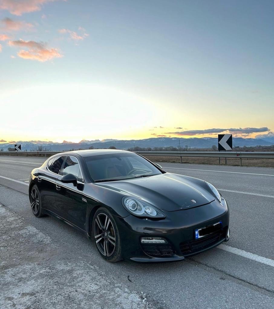 Porsche panamera full opsion 

