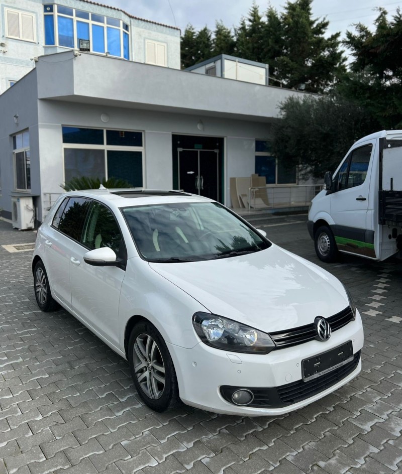 Volkswagen 🚗 Shitet Volkswagen Golf 6
🔧 Motorri: 2.0 nafte
📅 Viti: 2010
📍 Kilometra: 193,000 km (origjinale)
✨ Makina eshte ne super gjendje, shume e paster si brenda ashtu edhe jashte. Full opsione:
🌞 Baxho xhami
🔥 Sedilje me ngrohje
🪑 Sallon lekure dy ngjyra
📡 Sensor parkimi
✅ Makina eshte ne gjendje shume te mire pune, gati per perdorim☎️+355 68 470 3185
📄 Me dogane te paguar, gati per targa
💰 Cmimi: 6200 Euro (i diskutueshem)