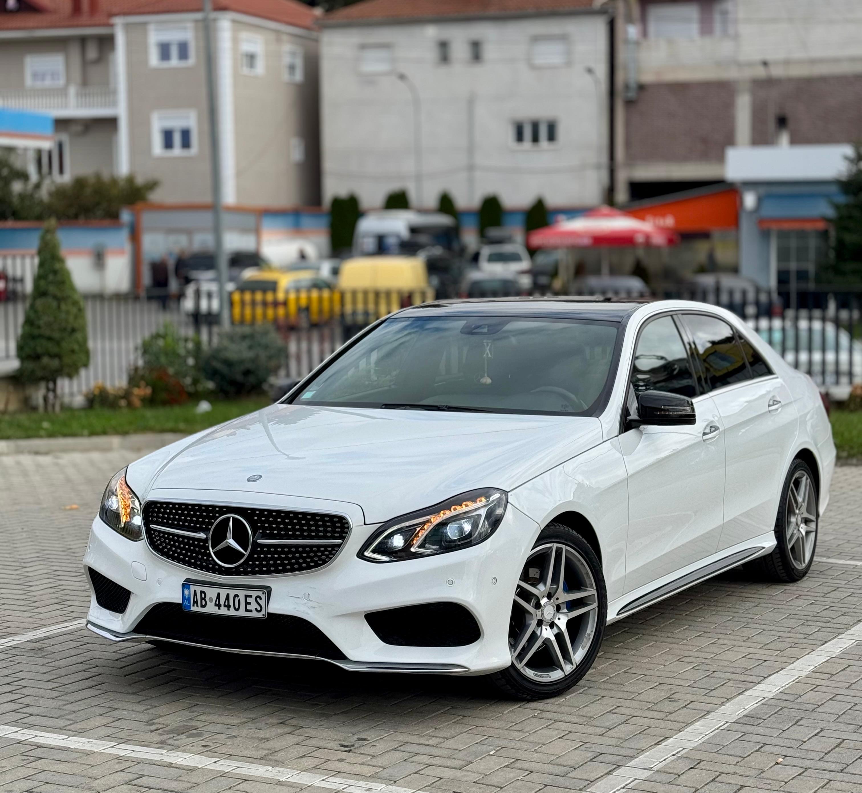 MAKIN PRIVAT JO TREGETAR
Mercedes E-220 ne super gjendje. Makine Europe e ardhur nga Franca (Jo koreja)
Makina eshte ne super gjendje.
Viti 2013 model facelift
-Fenere multibeam me drita te gjata automatike.
-Vetparkim.
-Sistem ECO.
-Sensor parkimi.
📍Korce-Tirane
Cmim i Diskutushem 
Jo nderrime
Cel/whatsapp +355675583575