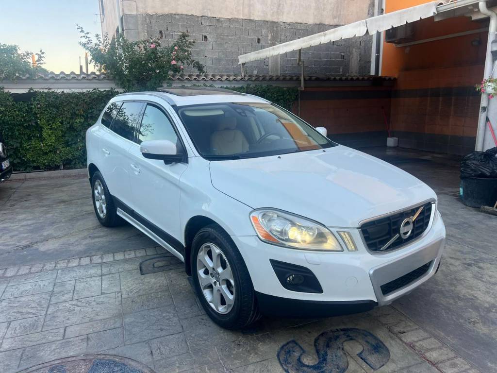 🚗 Volvo XC60 – 2010
✔ Motor: 2.4 Naft
✔ Km: 194,000 km
✔ Dogana e paguar – gati për targa
✔ Sensor parkimi
✔ Sedilje me ngrohje
✔ Gjendje shumë e mirë – e pastruar brenda dhe jashtë

📍 Për më shumë info ose për ta parë nga afër.
💰 Çmimi: DM