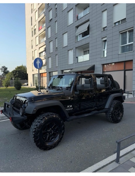 Jeep Wrangler
Limited X
3.8 Benzine
Viti 2009
120 mij km
Kambio Manuale
Ne giendje perfekte
Mundesi Nderrimi
0695644440