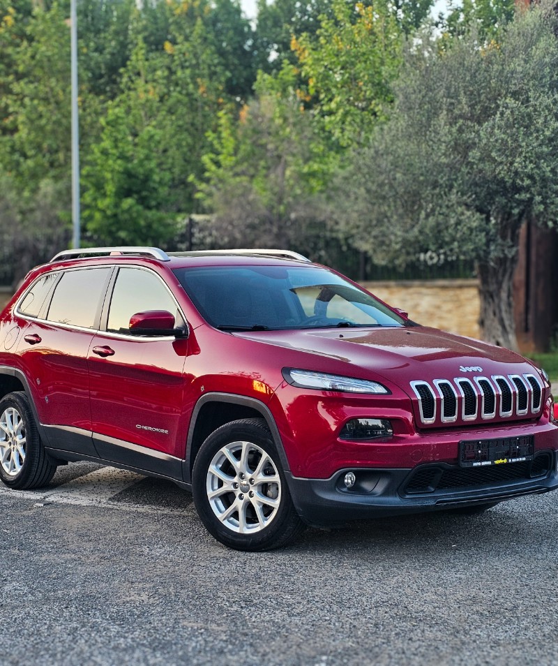 Jeep ❗️SHITET JEEP CHEROKEE 2.0 (FULL OPTION)❗️
✅️ Modeli: Cherokee 2.0 Diesel (4x4)
✅️ Viti: 2015
✅️ Motorri: 2.0 Nafte (MultiJet II)
✅️ Kambio: Automatike (9 Marrshe)
✅️ Me Dogane te paguar (Gati për targa)
✅️ KM: 178,000
✅️ Gjendja: Teknike dhe estetike perfekte, e sapoardhur
📁 Opsionet (Paketa Full):
🔸4x4 me 4 modalitete (Auto/Snow/Sport/Sand-Mud)
🔸Tavan Xhami PANORAMIK (me hapje)
🔸Keyless Entry & Go (Hapje/Ndezje pa çelës)
🔸Electronic Stability Control (ESC,frenim ne raste emergjence)
🔸ParkView
🔸Sedilje Lëkure Elektrike me Memorje
🔸Sedilje me NGROHJE
🔸Timon me Ngrohje & Komanda
🔸Vetëparkim (Makina parkon vetë)
🔸Sistem Uconnect
🔸Klima Automatike: Me dy zona
🔸Kamera Parkimi & Sensorë (Para/Mbrapa)
🔸Ekran i madh 8.4 inç Touchscreen
🔸Fenerë Bi-Xenon & LED (Inteligjentë)
🔸Bagazh me Mbyllje Elektrike
❗️Gjendja Teknike, Mekanike, Estetike, dhe Motorri jane perfekt.
Makina esht shume e paster dhe ne gjendje te shkelqyer.
Nuk ka nevoje per asnje sherbim❗️
💵🔈Çmimi: i diskutueshëm
Na kontaktoni në:
📥 DM
📞 +355 69 334 3330
📍 Rruga Bardhyl, Tiranë