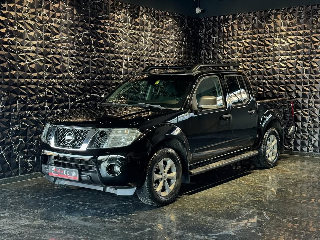 ✅nisan navara 2.5 nafte
✅kamjo AUTOMTIKE 4wd
✅182000km viti 11/2011
✅xhama te zi orgjinal
✅komanda ne timon
✅pedana radio cd 💿
✅klima AC Ganxhe
✅disqe alumini goma95%
✅sendilje me ngrohje
✅cmimi 11800€
✅me dogan te paguar
✅nr cel 0693703020