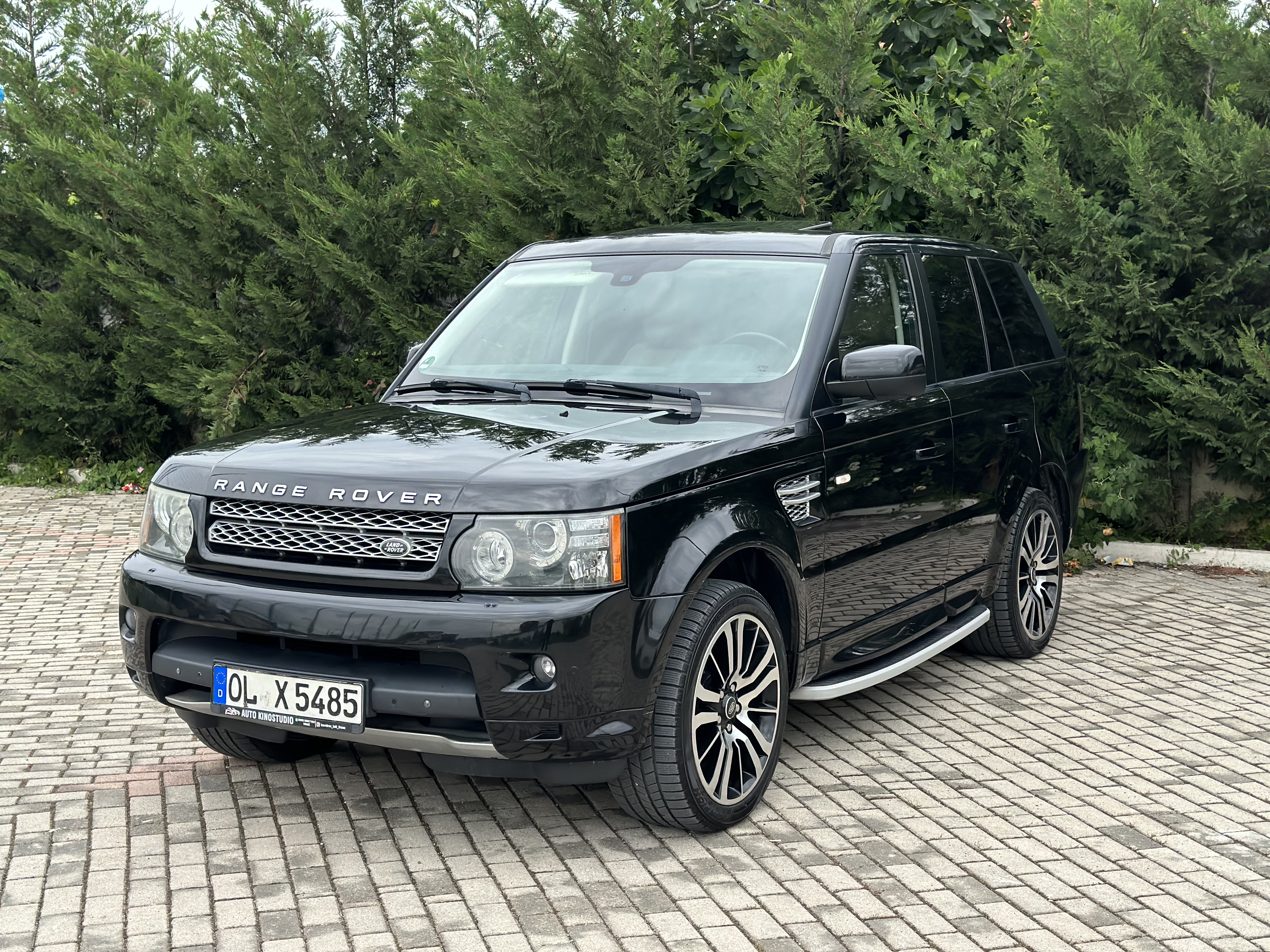 shitet range rover sport viti 2011 i sapo ardhur me dogane te paguar sherbime te sapo kryera                 cmimi :14.000     instagram: autokinostudio         0693196222