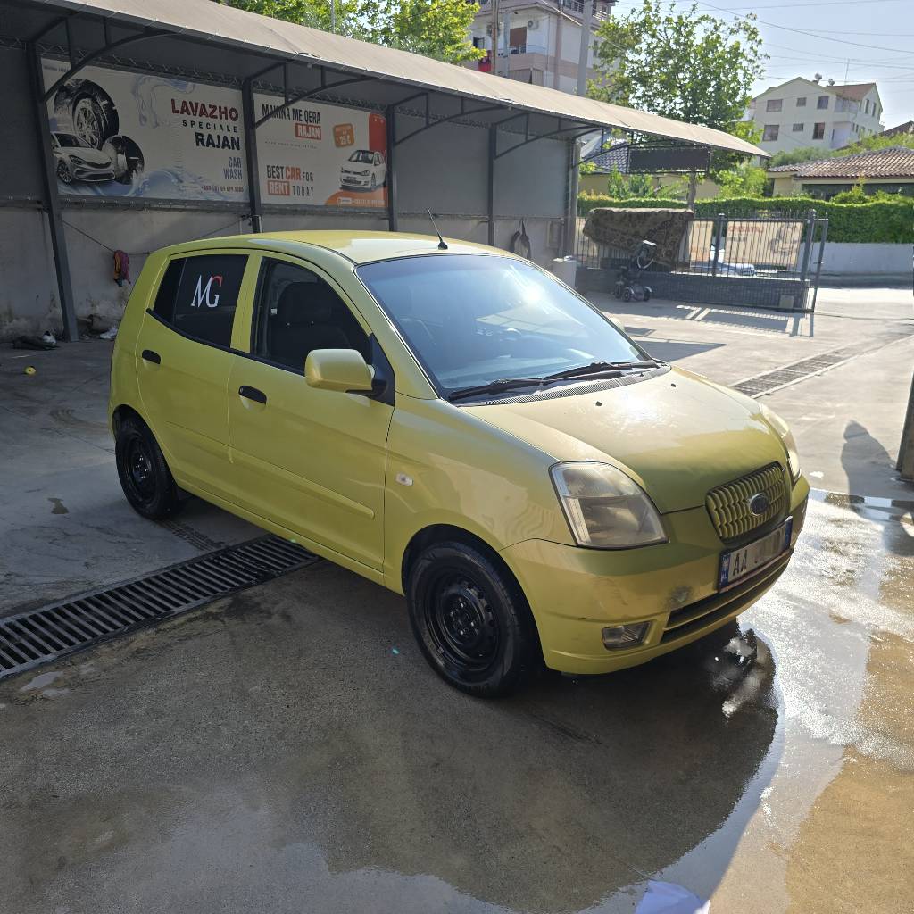Kia Picanto 1.1 gaz/benzine
Kambio manuale
Gjendje xhenerike shume e mire
Sherbimet e bera ne kohe
