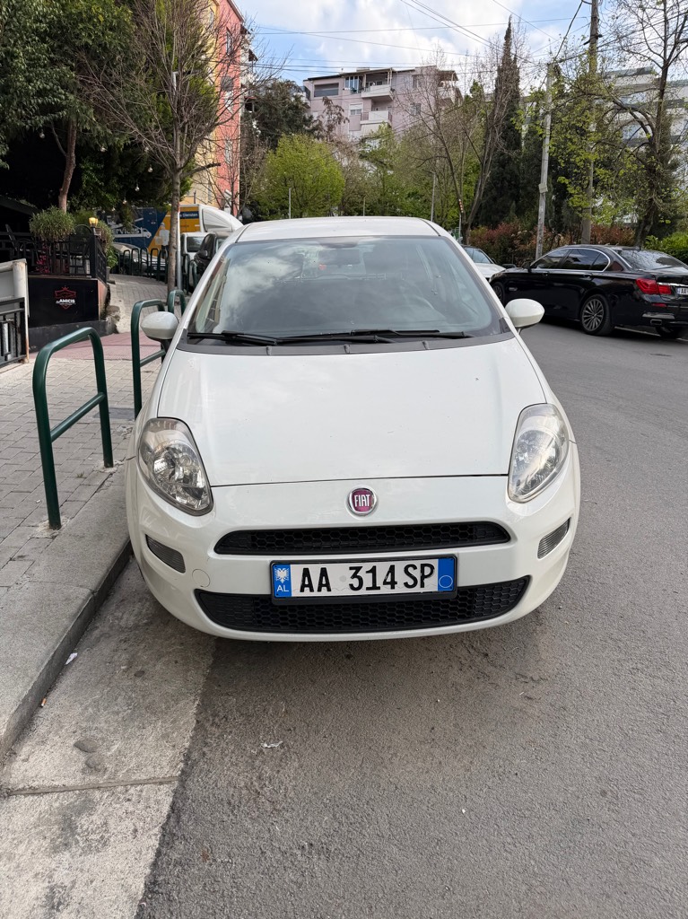 Gjendje shume te mire 

Tel

0683413131