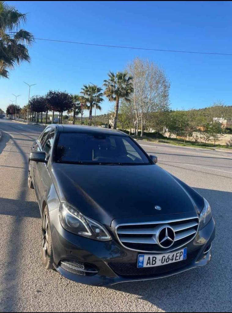 Motorri 2.2 nafte me kambio 9G
270.000 km 
Letra targa te paguara 2026,  2 Celsa,
Navi, BT, USB,Aux,CD, Pasqyra me palosje
Fenere Led Intelegent Light, Stopa Led,
Sensore parkimi para mrapa, Sedilje elektrike me ngrohje, Komanda timon, Marsha F1 timon, , Xhama te zinj, 
Drita interiori origjinale me disa ngjyra,
Sensor Distance per Frenim, 
Full Panorame

