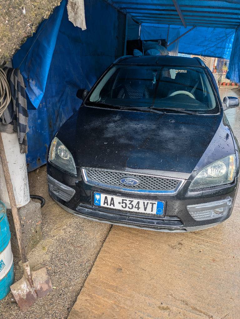 Shitet ford fokus viti 2006 1.6 Natfte me numr tel  0684847861 