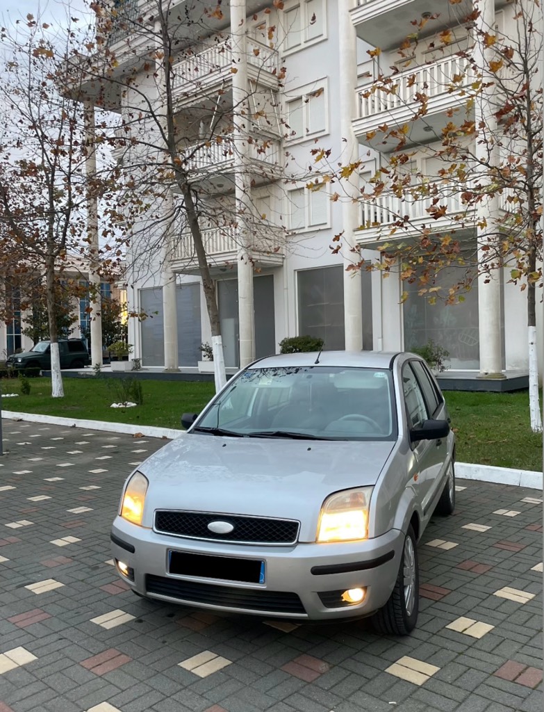 Ford Fusion 1.4 Naft,Viti 2004,Km 258000 origjinale,gomat e reja,e ardhur nga Italia,Makina eshte ne gjendje perfekte motorrike dhe xhenerike,e gatshme per cdo lloj prove.