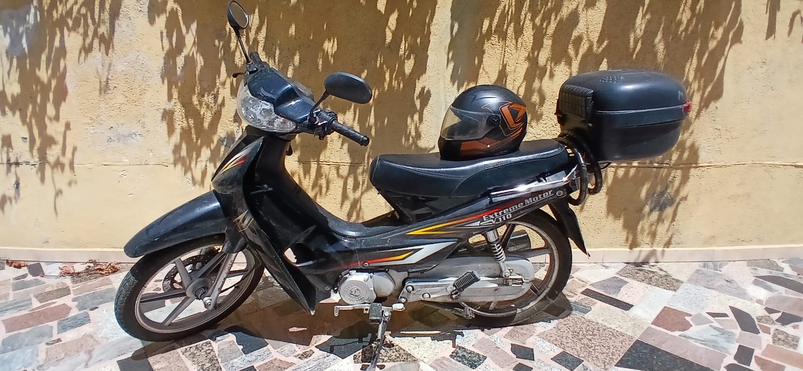 YINXIANG Shitet motorr (papaq) Yinxiang Extreme Motor per arsye emigrimi (Tirane)
Ngjyra e zeze
Viti prodhimit 2021
110 cc
12700 km
Me targa dhe dokumenta te rregullta
Cmimi 650 € (i diskutueshem
