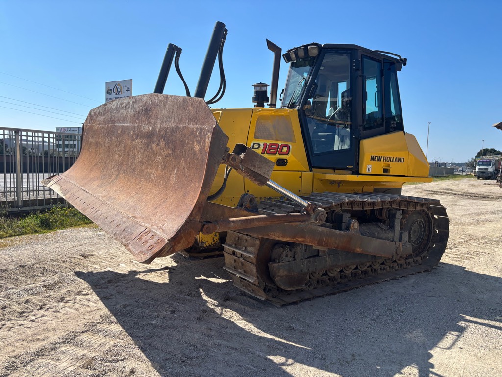 
✅Shitet 
✅Buldozier 
✅NEW HOLLAND D180 
✅Viti 2008
✅22000 kg 
✅Me Dogane fat tvsh 
✅Sapo ardhur gjendej perfekte 
📞0695452491
📍Auto Tirane-Durres Maminas ✅Buldozier 
✅NEW HOLLAND D180 
✅Viti 2008
✅22000 kg 
✅Me Dogane fat tvsh 
✅Sapo ardhur gjendej perfekte 
📞0695452491
📍Auto Tirane-Durres Maminas 
