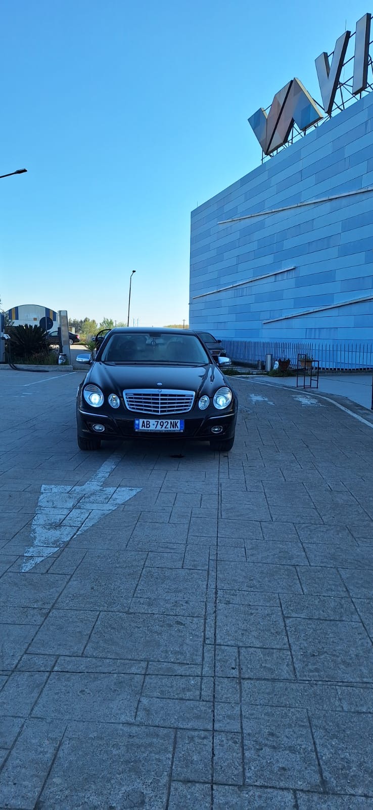 ‼️SHITET‼️w211 EVO kompressor↙️
•Viti:2006
•Motorr:200 Benzine+Gaz
•Km:220 mije origjinale
•Kambio:manuale
•Elegance
•Makina disponon shum opsione qe mund ti shikoni nga afer dhe esht e gatshme per cdo lloj prove

•Tel:+355 069 637 6606
•Cmimi:6300LEK(All)