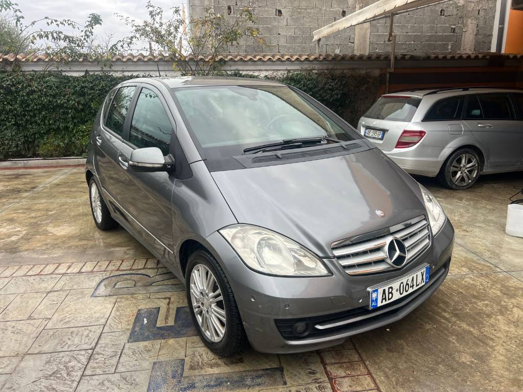 🚗 Mercedes-Benz A-Class
📅 Viti: 2011
⚙️ 1.8 Naftë • Automat
📊 217.000 km
🛞 Goma të reja
📄 Letra & targa për 1 vit
✅ Gjendje super
✅ Shumë ekonomike & praktike për përdorim ditor