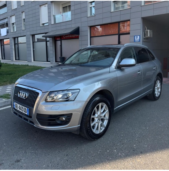 Audi Q5
Viti 2012 2.0 nafte
230 mij km Full panoram
Sensor 360 grad Gjendje perfekte
Me cash cmim okazion!!!
Ka edhe mundesi nderrimi